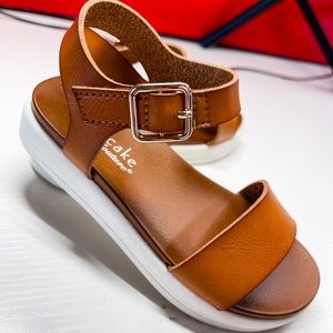 Cupcake brand toddler girls shoes size 8